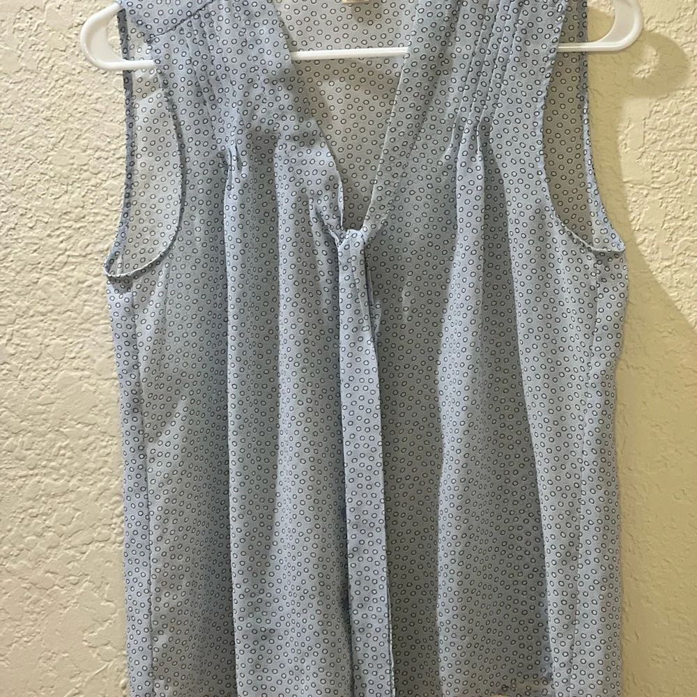 LOFT Sleeveless Blue Patterned Women's Top Medium Petite - Picture 1 of 3